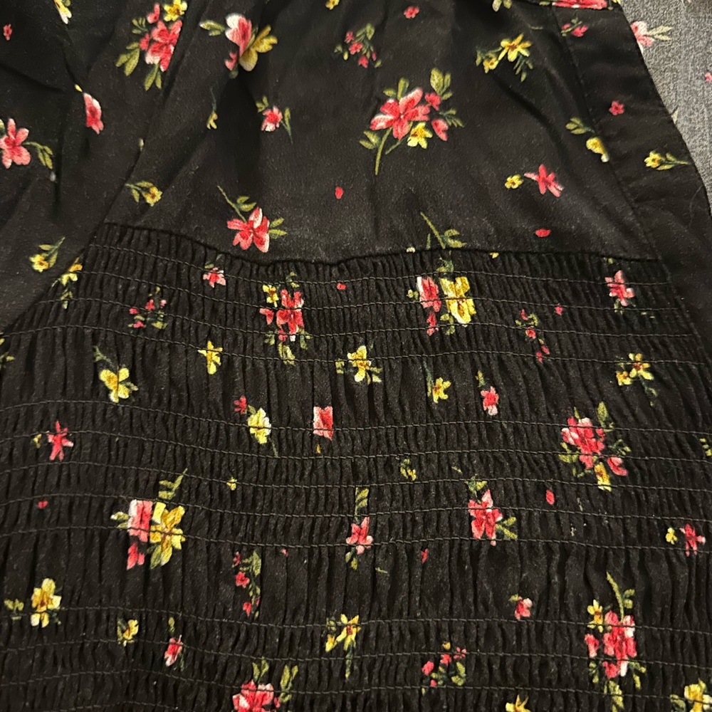 Floral‎ Black Women's Top - Picture 6 of 7